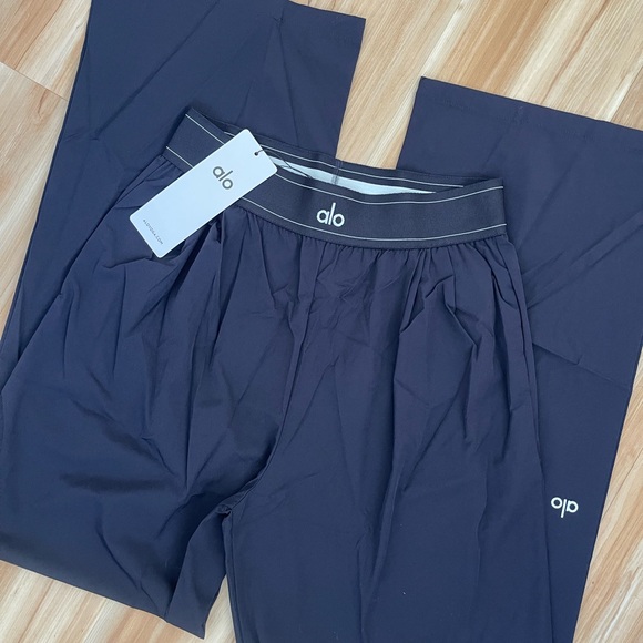 Alo Black Lounge Pants - Picture 5 of 5